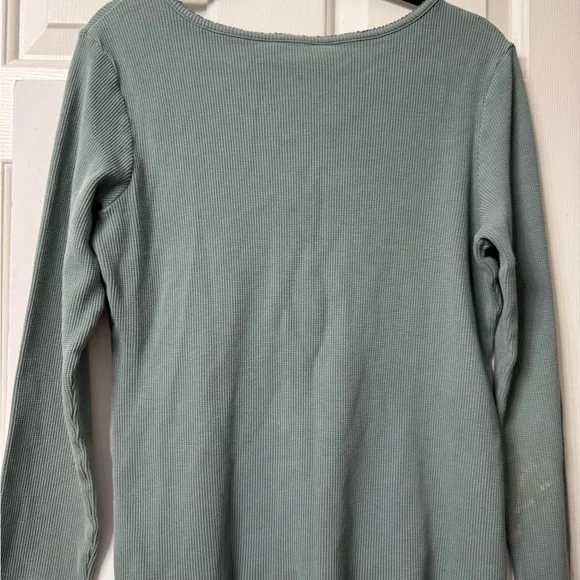 Sundance Henley, top, L, blue/gray, V-neck with 6 buttons, long sleeved Like new - Picture 8 of 9